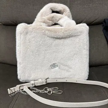 An MILLE 안미르 퍼 숄더백