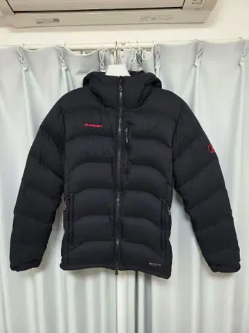 정품 마무트 다운 자켓 후디 블랙 포장 파우치 포함