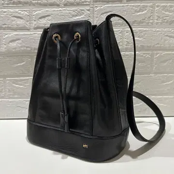 HANAE MORI 블랙 가죽 복조리형 숄더백