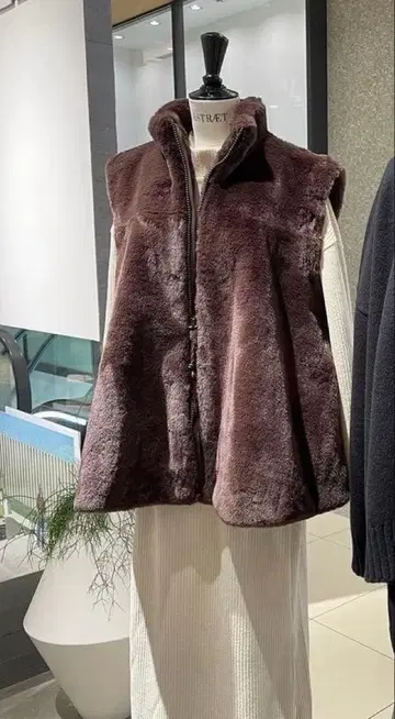 ASTRAET 스트럿 플레어 인조 모피 베스트