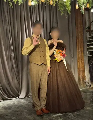 브라운 오프숄더 컬러 드레스