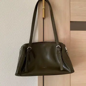 lot i 올리브 그린 숄더백