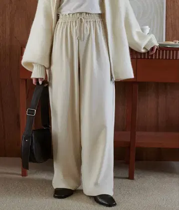 Discoat 드레이프감 이지 팬츠