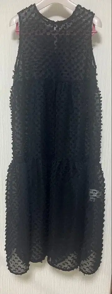 Ample 블랙 슬리브리스 원피스