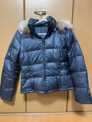 퍼 포함 블랙 숏 다운 자켓