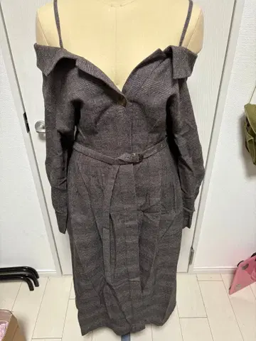 CRY. 오프숄더 롱 원피스