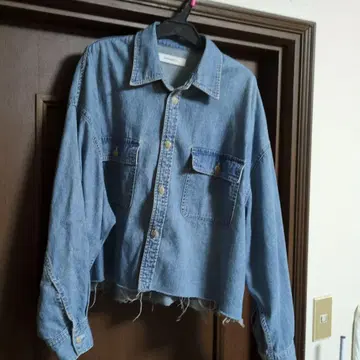 JOHNBULL 데미지 데님 크롭 셔츠