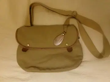 브래디 에이본 카키