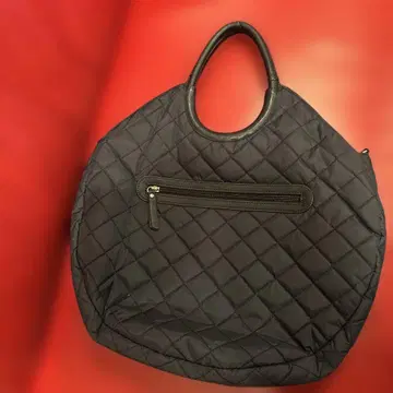 ear 퀼팅 토트백 블랙