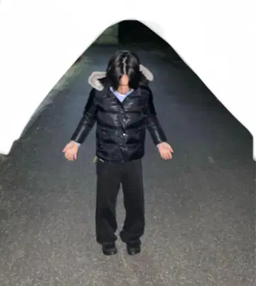 퍼 다운 자켓 광택 블랙 Y2K 그런지 시크 스타일 00s