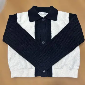 ZARA 블랙 앤 화이트 리브 가디건 M 사이즈