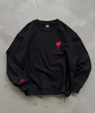 가격 인하 ONCILY UMBRO 하트 로고 맨투맨