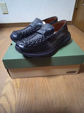 KEEN UNEEK LOAFER WK 29cm
