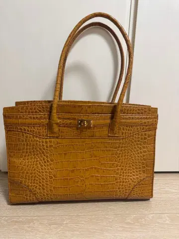 크로커다일풍 브라운 숄더백