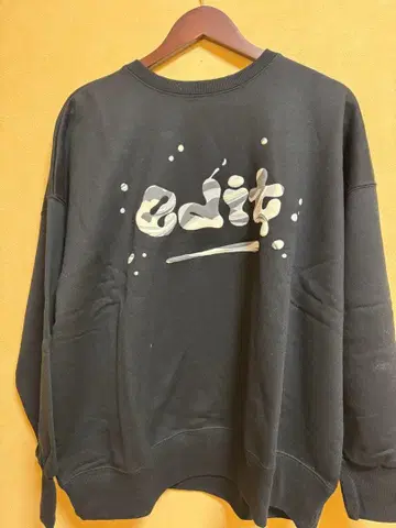 [ 새상품 미사용 ] RADIATE 맨투맨 블랙