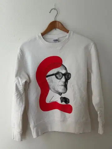 그래픽 맨투맨 M 화이트