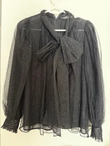 Apuweiser-riche 블라우스