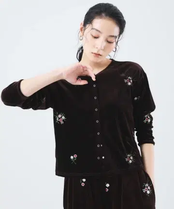 Muscat 플라워 자수 벨로아 가디건 벨로아 이지 팬츠