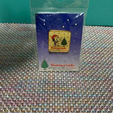스누피 카페 핀 배지 크리스마스
