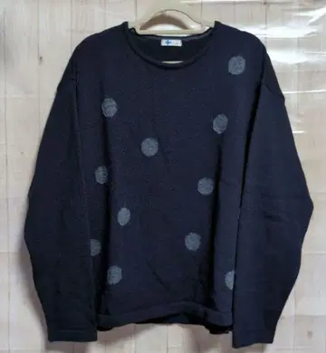 VM 붐 도트 절개 울 니트