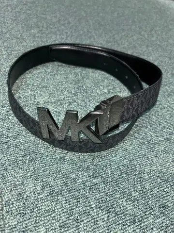 Michael Kors MK 로고 벨트 블랙