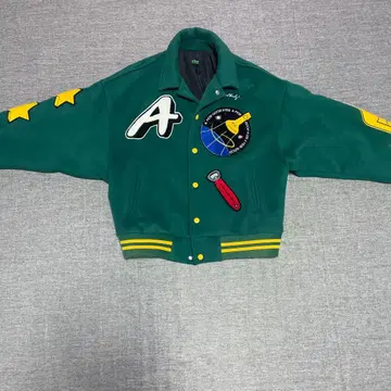 AFGK 그린 컬러 바시티 자켓 별과 패치 포함