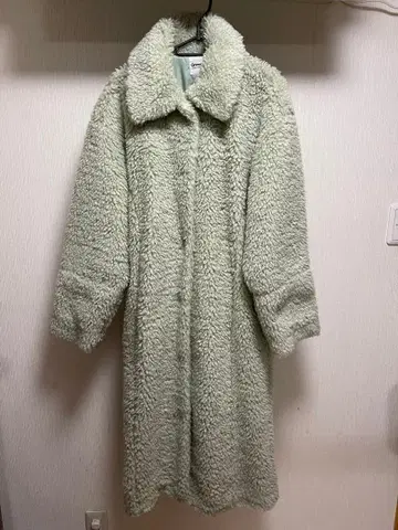 민트 그린 보아 롱 코트 베어 코트