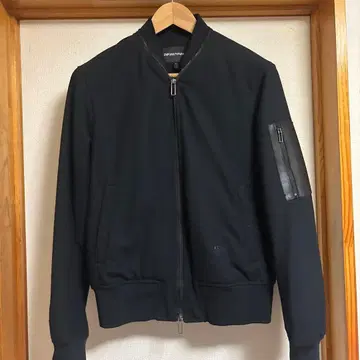 EMPORIO ARMANI 블랙 자켓 S