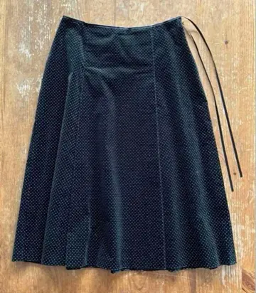 도트 블랙 스커트