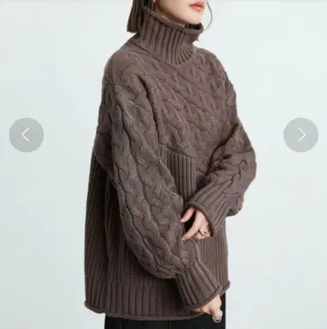 셀렉 모카 푸치 하이넥 비대칭 케이블 니트