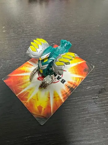 바쿠간 윙 팔코 트라이 팔코