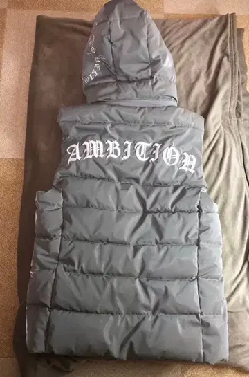 AMBITION 후드 부착 그레이 베스트