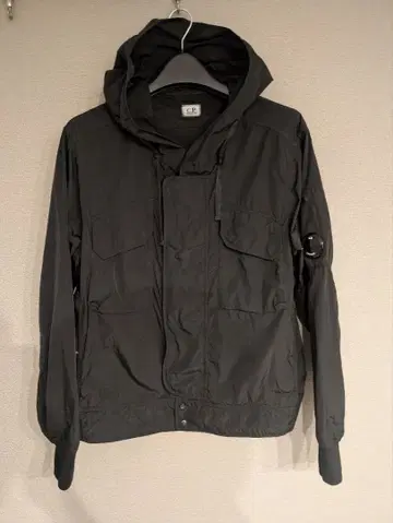 나일론 자켓 블랙 후드 부착