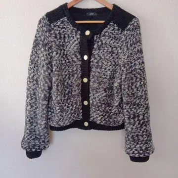 에모다 트위드 니트 두꺼운 원단 가디건 블랙 계열