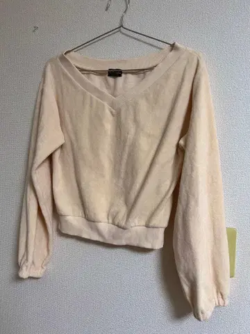 Tanger 크림색 V넥 트레이닝복 파일 원단