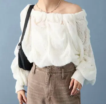 이번 시즌 mystic 웨이브 시어 휘핑 니트 화이트