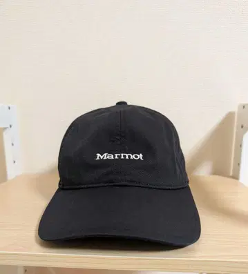 Marmot 블랙 캡 MMW