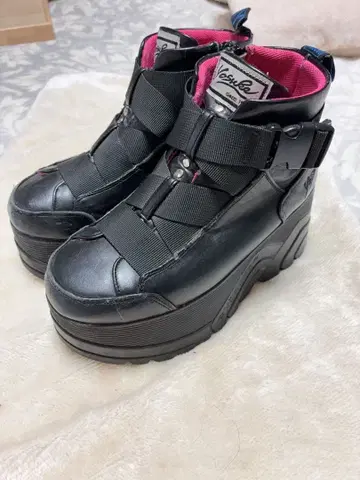 YOSUKE 블랙 플랫폼 부츠