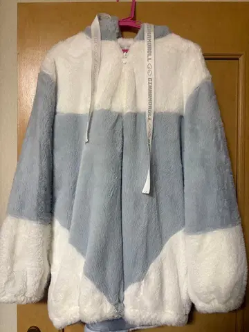 시나모롤 시나몬 콜라보 플리스 후드티 그레이