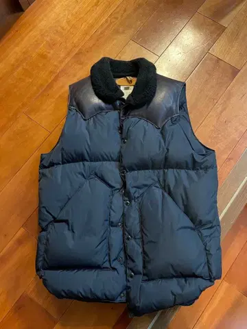 네이비 다운 베스트 사이즈 38