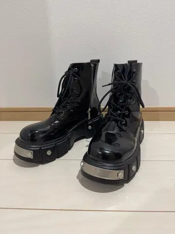 블랙 통굽 부츠 키높이 부츠