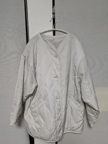 Discord 화이트 퀼팅 자켓 M 사이즈