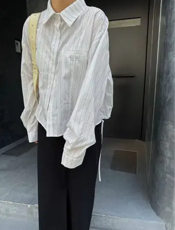 나나나모에 셔츠 드로우 스트링 셔츠 스트라이프 화이트