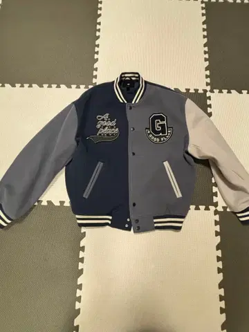 네이비 그레이 바시티 자켓