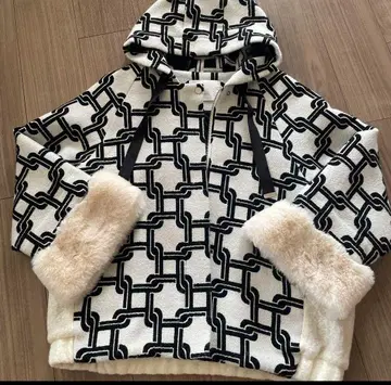 그레이스 클래스 컨디션 최상 후드 부착 보아 자켓