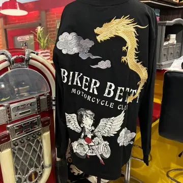 Biker Betty 긴팔 셔츠