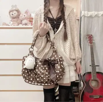 모리걸 레트로 도트 리본 라운드 핸드백