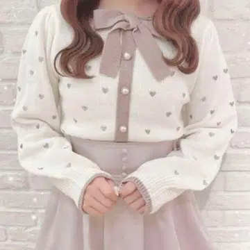 evelyn 하트 자수 니트 리본 비쥬