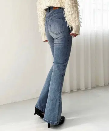 nelliy 오리지널 패치 플레어 데님 팬츠