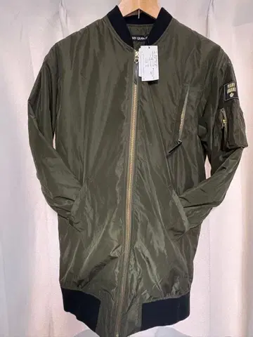 MARY QUANT 올리브 그린 점퍼